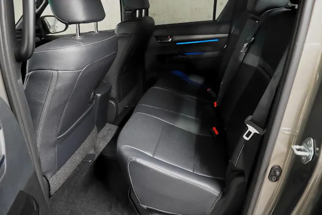 Toyota Hilux Double Cab.-Pick-up 2.8 D-4D 204 Invincible MHEV