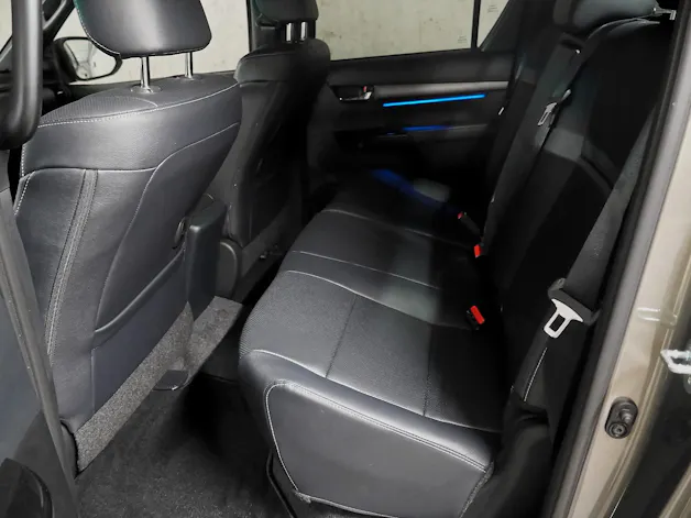 Toyota Hilux Double Cab.-Pick-up 2.8 D-4D 204 Invincible MHEV