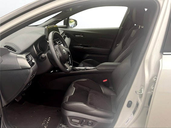 Vehicle image 3 Vehicle image 3