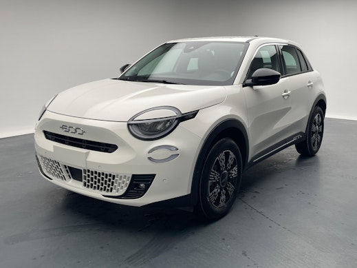 FIAT 600 1.2 Hybrid 136 Cult 0