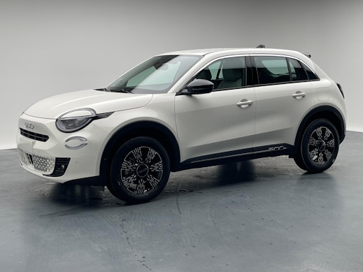 FIAT 600 1.2 Hybrid 136 Cult 2