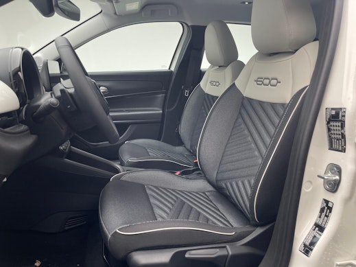 FIAT 600 1.2 Hybrid 136 Cult 3