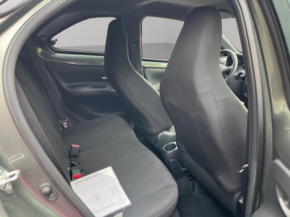 Vehicle image 9 Vehicle image 9