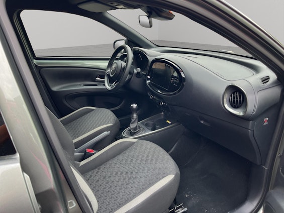 Vehicle image 8 Vehicle image 8