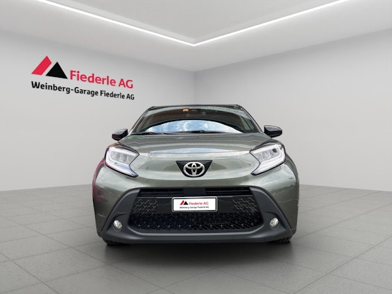 First vehicle image First vehicle image