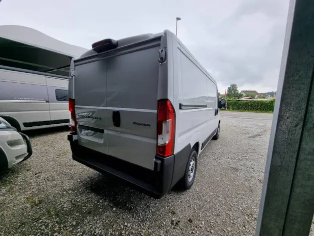 Peugeot Boxer 330 L2H1 2.2 BlueHDi 140PS