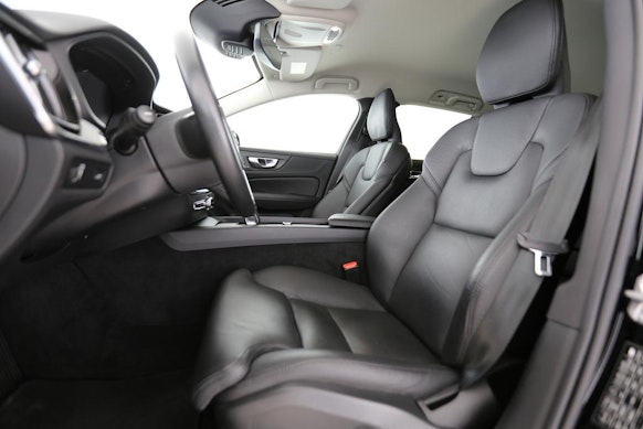 VOLVO V60 Cross Country 2.0 B4 AWD 2