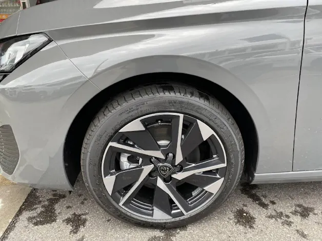 Peugeot 308 1.2 Hybrid Allure