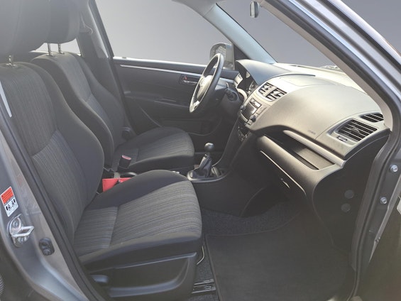 Vehicle image 14