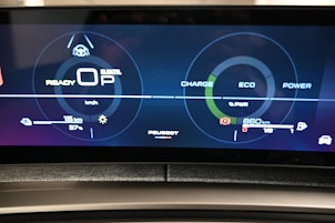 Vehicle image PEUGEOT 5008 1.6 PHEV GT