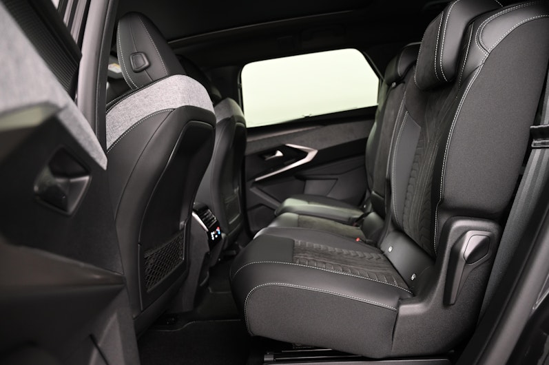 Vehicle image PEUGEOT 5008