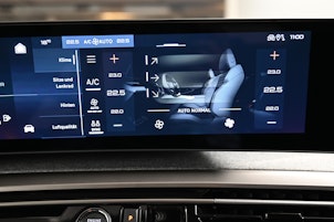 Vehicle image PEUGEOT 5008 1.6 PHEV GT