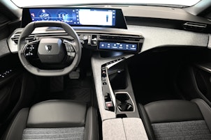 Vehicle image PEUGEOT 5008 1.6 PHEV Allure