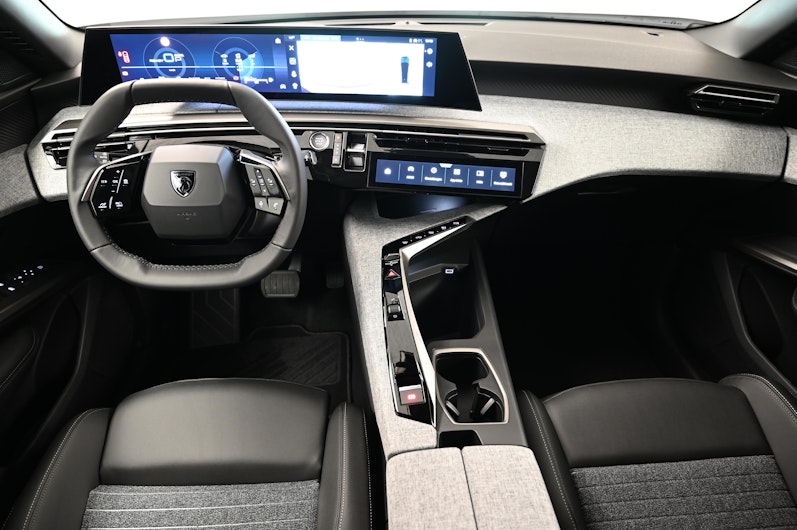 Vehicle image PEUGEOT 5008