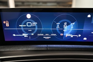 Vehicle image PEUGEOT 5008 1.6 PHEV Allure