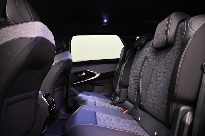 Vehicle image PEUGEOT 5008