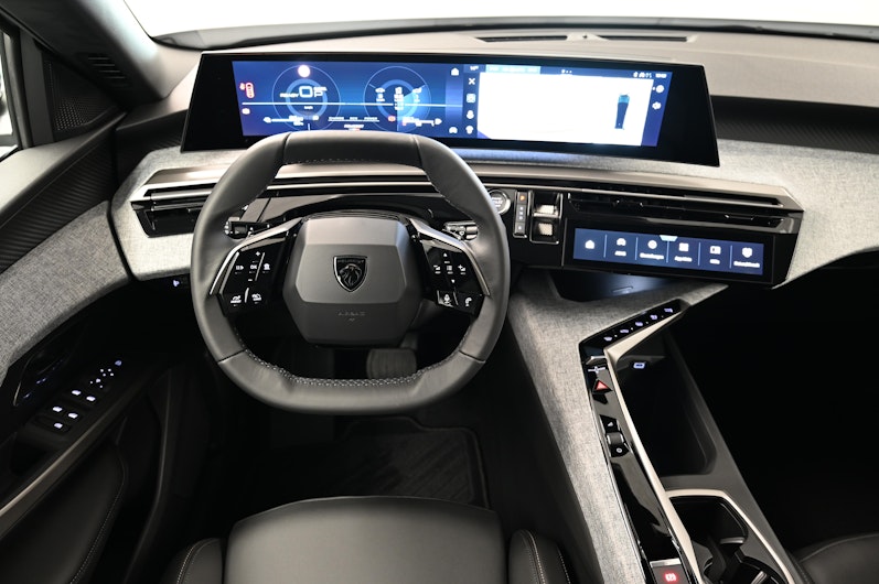 Vehicle image PEUGEOT 5008