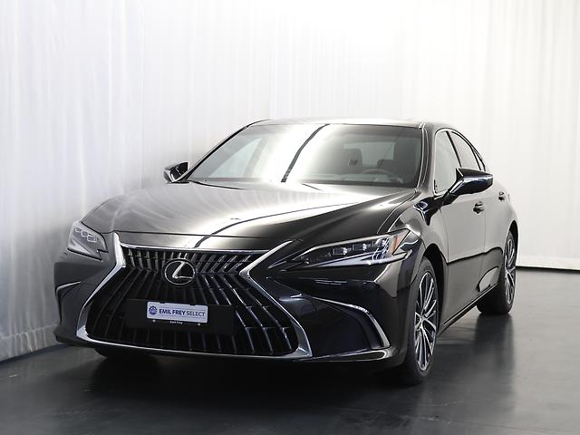 LEXUS ES 300h Excellence: Jetzt Probefahrt buchen!