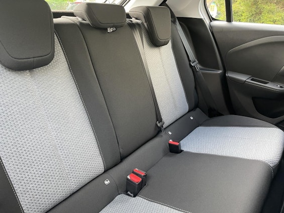 Vehicle image 9 Vehicle image 9