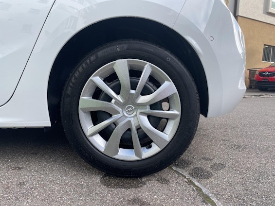 Vehicle image 14 Vehicle image 14