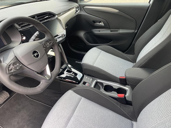 Vehicle image 4 Vehicle image 4