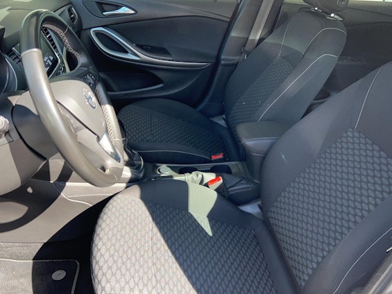 Vehicle image 6 Vehicle image 6