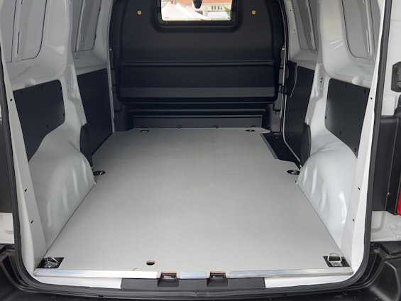 Vehicle image 6 Vehicle image 6