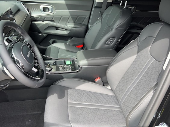 Vehicle image 6 Vehicle image 6