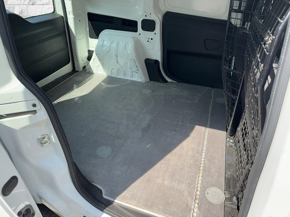 Vehicle image 8 Vehicle image 8