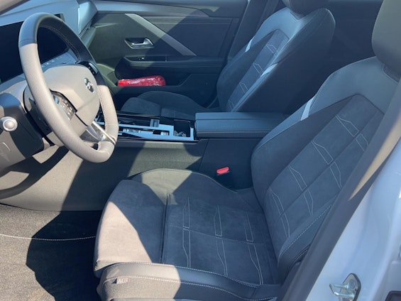 Vehicle image 6 Vehicle image 6