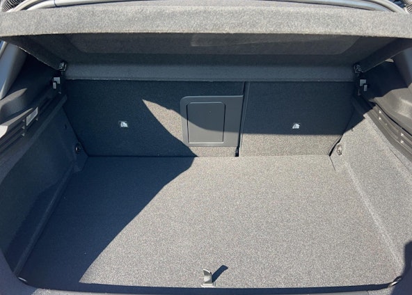 Vehicle image 8 Vehicle image 8