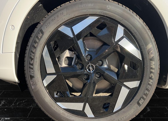 Vehicle image 10 Vehicle image 10