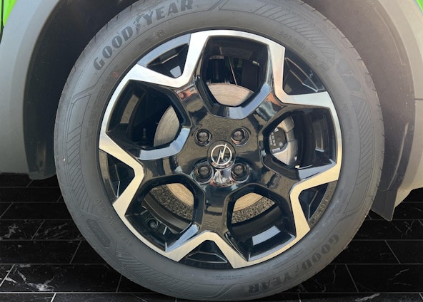 Vehicle image 10 Vehicle image 10