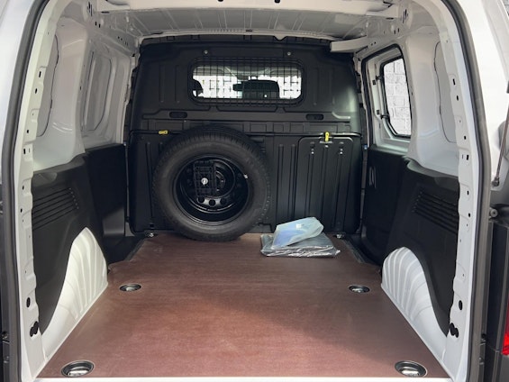 Vehicle image 7 Vehicle image 7