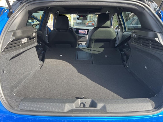 Vehicle image 9 Vehicle image 9