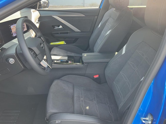 Vehicle image 6 Vehicle image 6