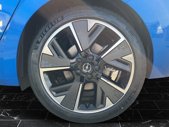 Vehicle image 10 Vehicle image 10