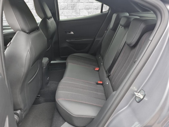 Vehicle image 7 Vehicle image 7