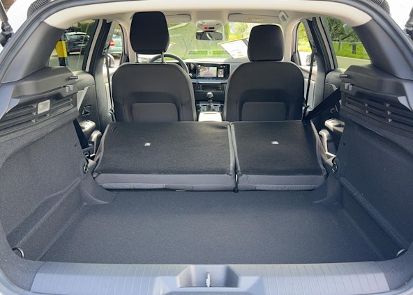 Vehicle image 9 Vehicle image 9