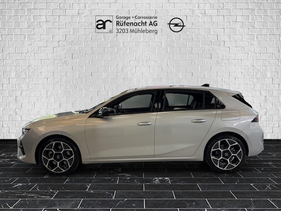 Vehicle image 4 Vehicle image 4