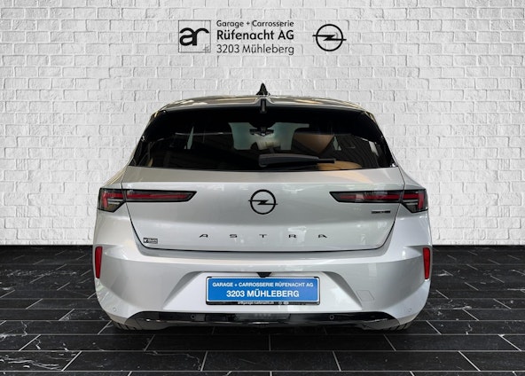 Vehicle image 3 Vehicle image 3