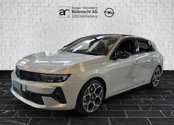 First vehicle image First vehicle image