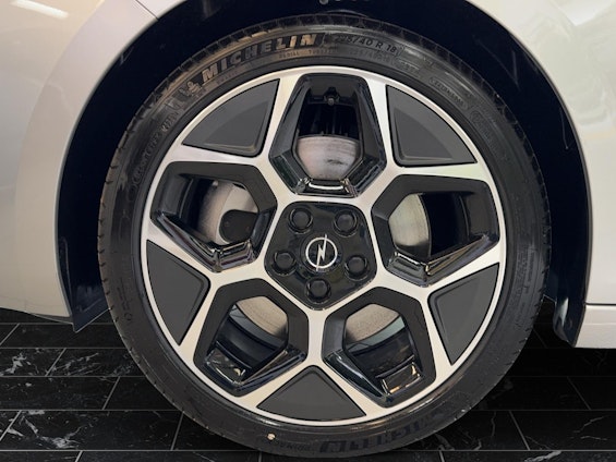 Vehicle image 10 Vehicle image 10