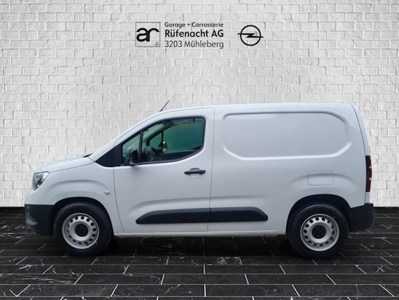 Vehicle image 4 Vehicle image 4