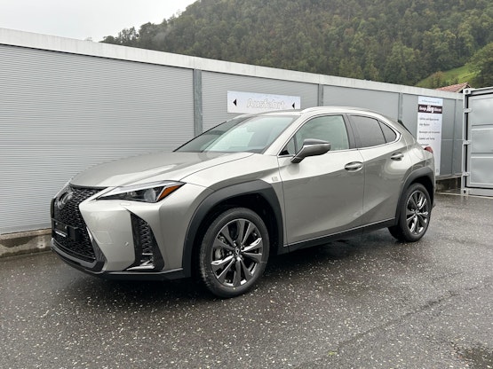 First vehicle image