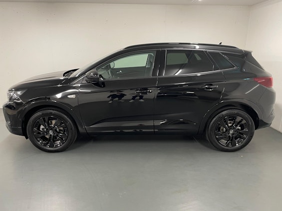 Vehicle image 2 Vehicle image 2