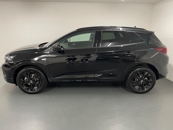 Vehicle image OPEL GRANDLAND