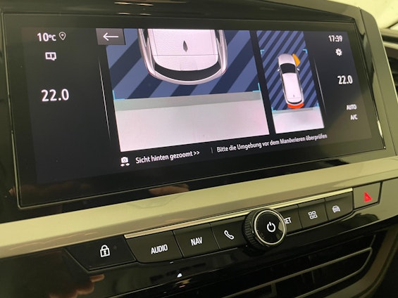 Vehicle image 6 Vehicle image 6