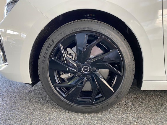 Vehicle image 10 Vehicle image 10