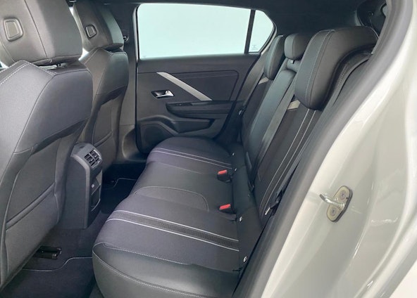 Vehicle image 6 Vehicle image 6